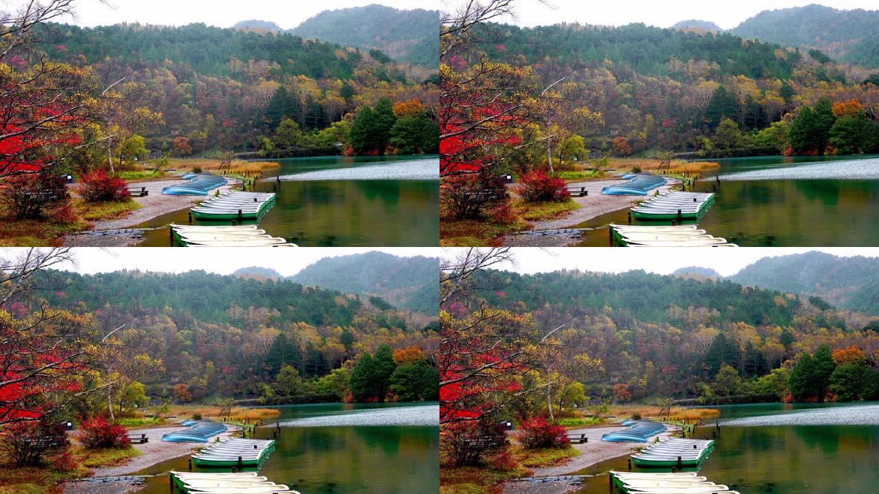 日光雨后中禅寺湖的秋色