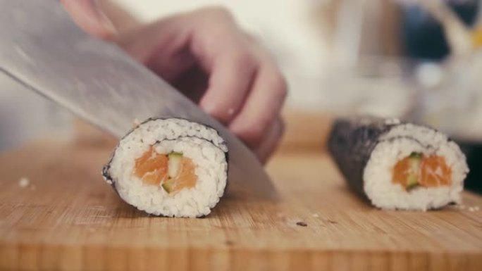 日本男子切真木寿司 (慢动作)