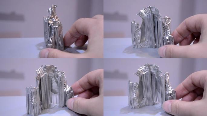 在金属3d打印机上打印的对象。
