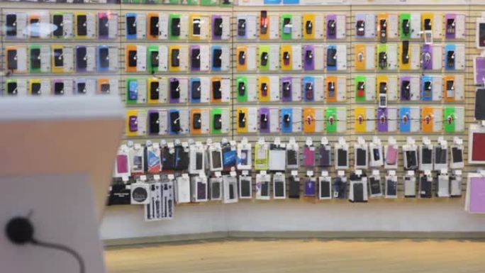 智能手机商店展示商品和配件。销售