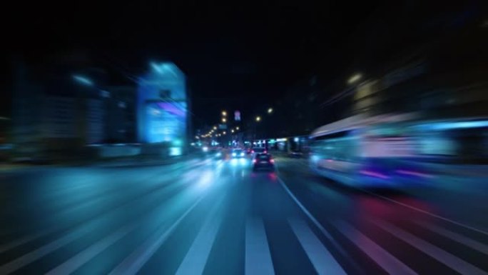 4K-夜间市中心交通。快速驾驶延时