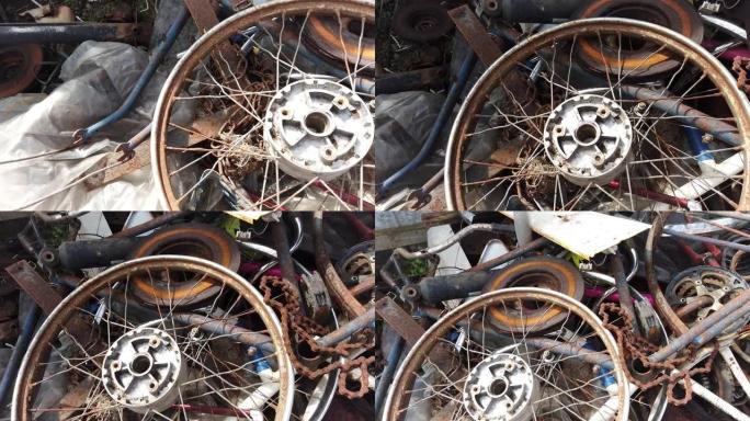一堆被抛弃的自行车