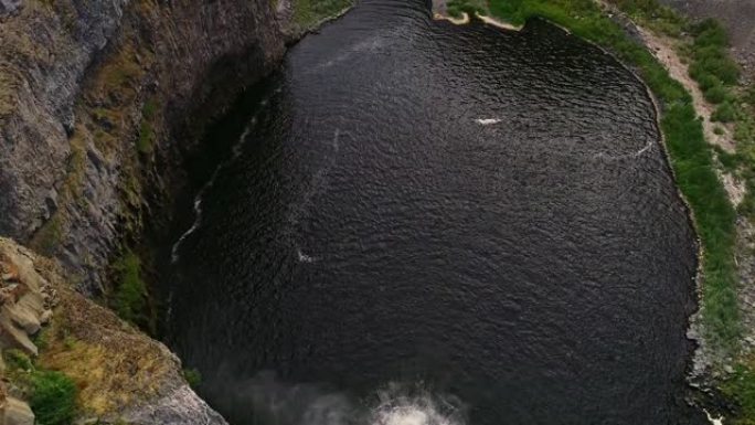 帕卢斯瀑布俯视，向下游翻盘