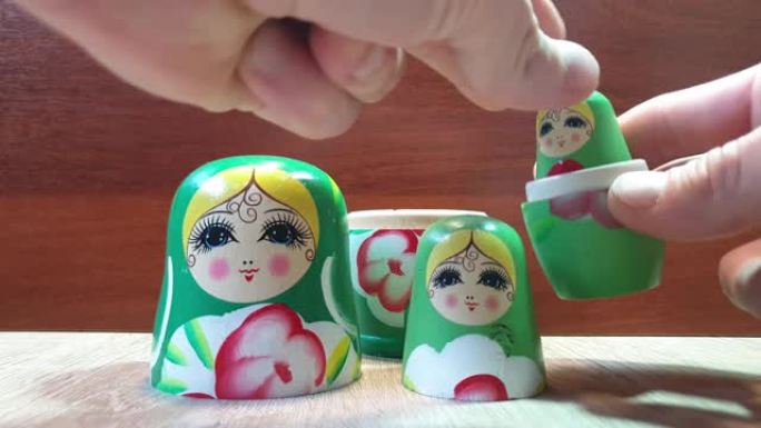 木制筑巢娃娃。俄罗斯筑巢娃娃。