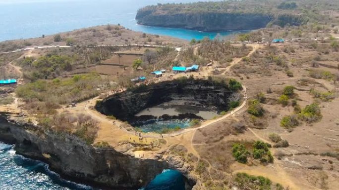 天使的Billabong，印度尼西亚巴厘岛克林贡摄政区努沙佩尼达岛上的天然游泳池。