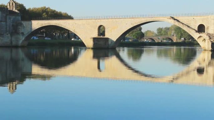 著名的阿维尼翁桥。普罗旺斯。法国。