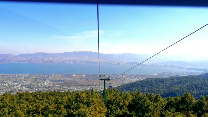 大理苍山索道俯瞰洱海美景景