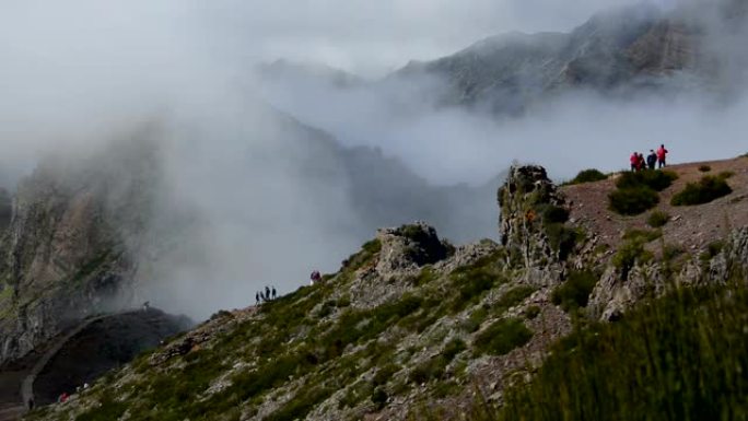 徒步旅行Pico do Arierio和Pico Ruivo