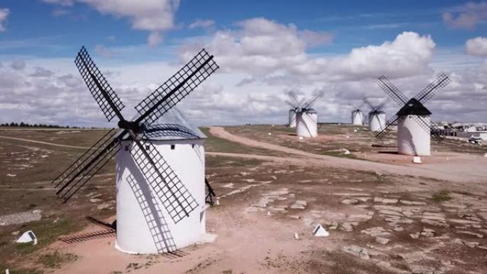 古老的西班牙风车景观