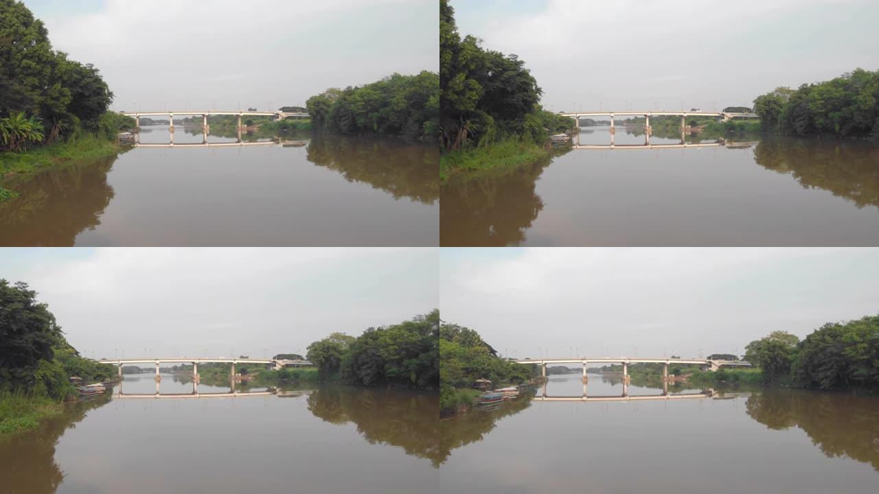 无人驾驶飞机飞向过河桥，空中俯视过河桥，汽车，交通过河桥的鸟瞰图，清莱，泰国，东南亚，亚洲，热带，潮