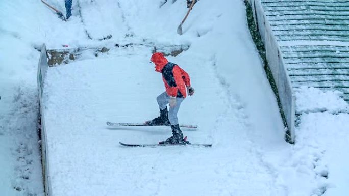 人类正在紧致积雪。