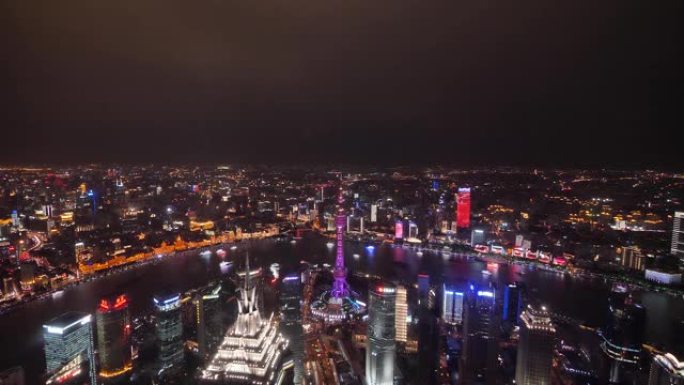 临近上海城市景观的鸟瞰图，第70个国庆节的灯光秀，4k镜头，延时视频。