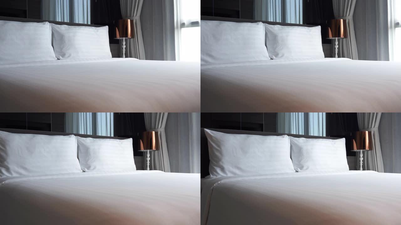 卧室内部床上装饰枕头