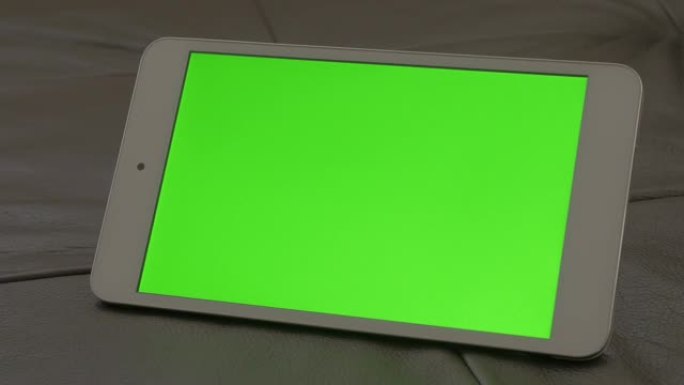 现代银白色平板电脑绿屏显示平移4K