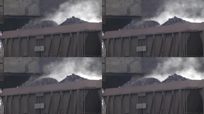 煤。工厂里有烧煤的货车。关闭吸烟生。