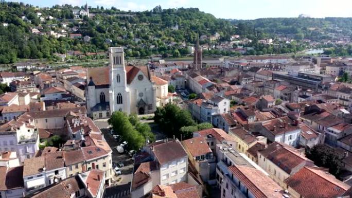 阿根夏季城市景观，加龙河运河上有路堤