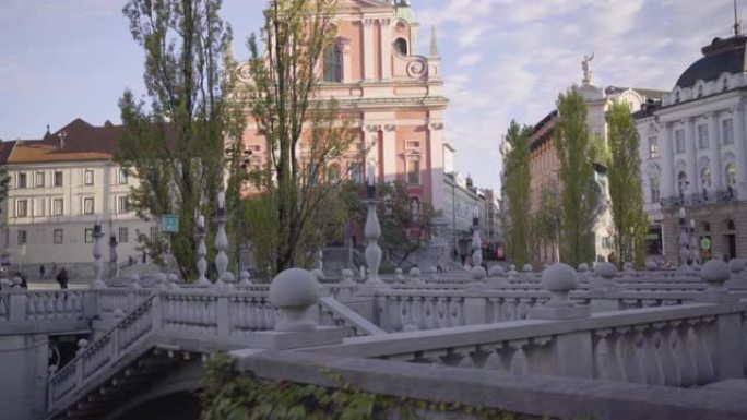 斯洛文尼亚圣母领报的方济各会教堂，卢布尔雅那中心的preseren广场