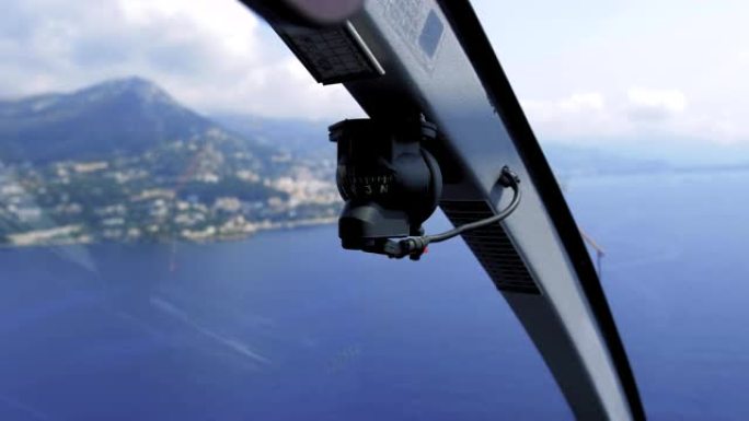 蒙特卡洛FullHD摩纳哥直升机出租车中的航空电子控制设备