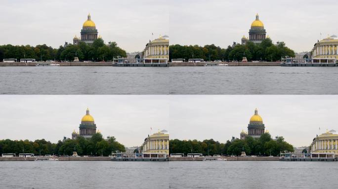 圣彼得堡美丽的圣以撒大教堂，河景