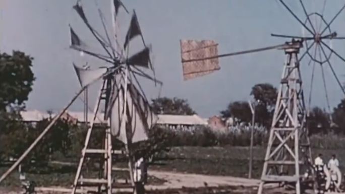 50年代科学试验风力发电和太阳能灶