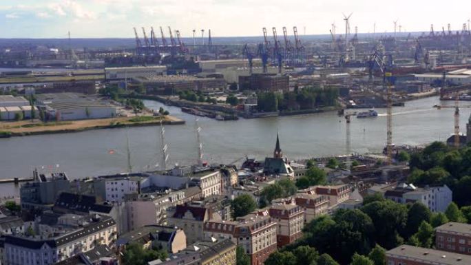 鸟瞰图汉堡市和集装箱船在汉堡货运站