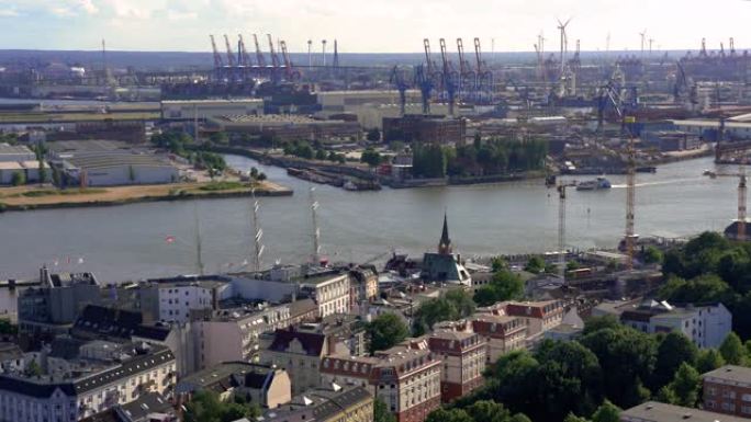 鸟瞰图汉堡市和集装箱船在汉堡货运站