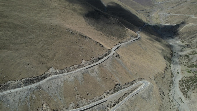 羊湖鲁日拉观景台 盘山公路