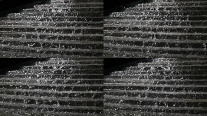 喷泉楼梯上的干净水