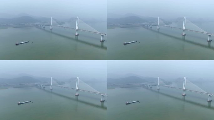 航拍能见度低下的广东肇庆市阅江大桥