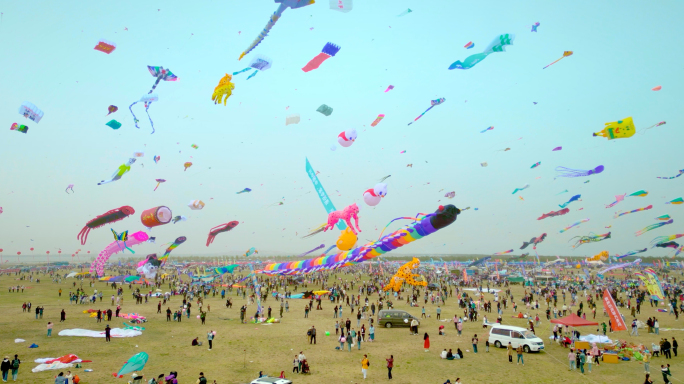 潍坊国际风筝节航拍放风筝风筝赛事