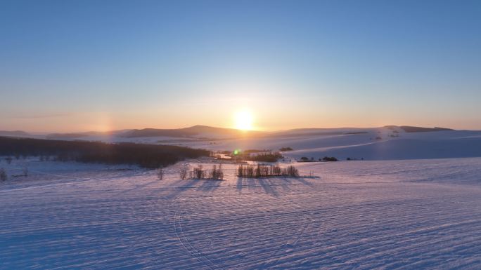 航拍阳光雪原