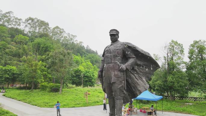 李济深塑像