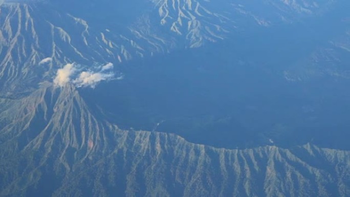 布罗莫火山 (英语: mount bromo)，东爪哇省，印度尼西亚，亚洲