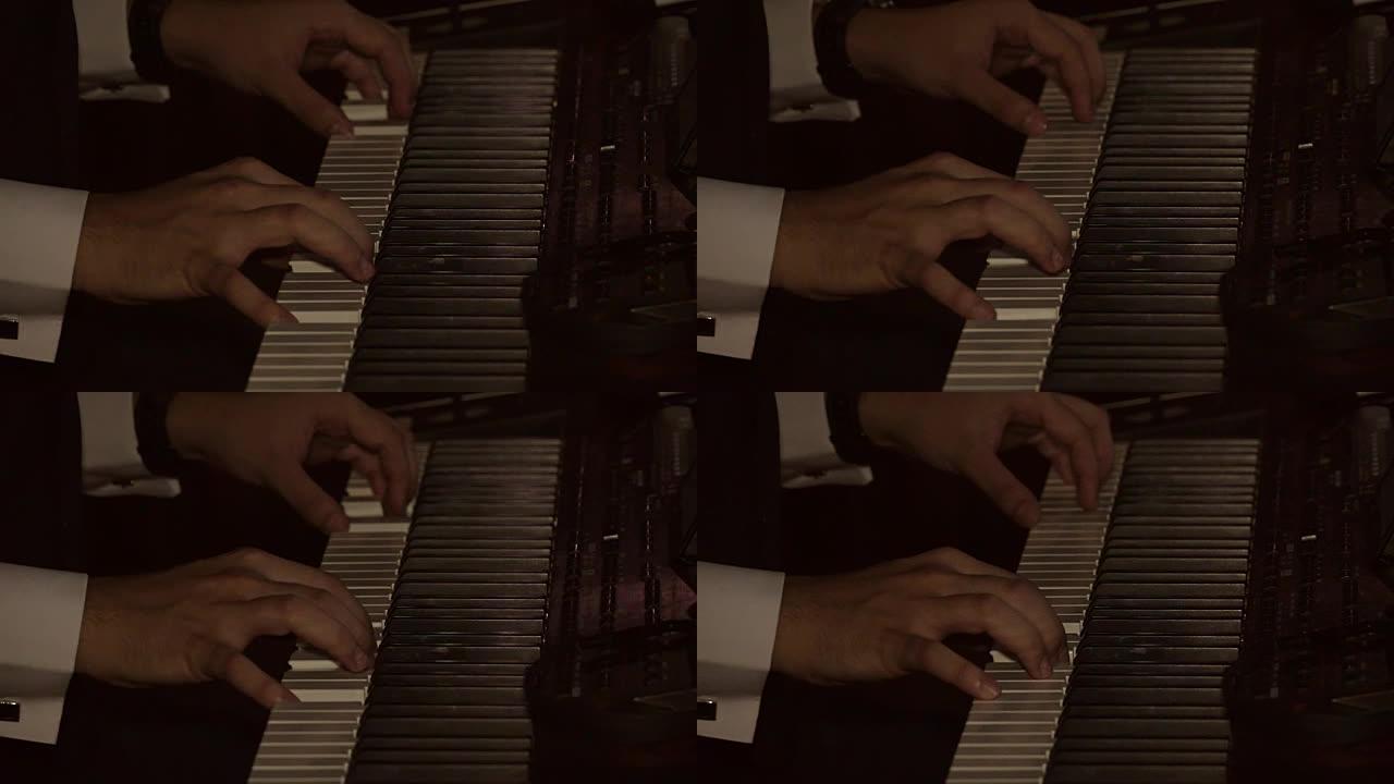 音乐家演奏钢琴键盘
