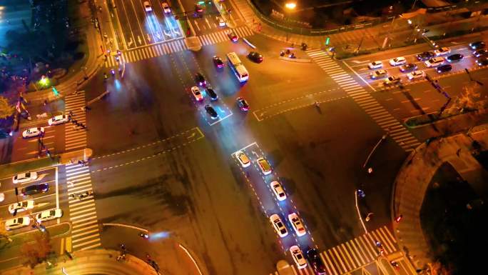 杭州城市十字路口夜景车流视频素材44