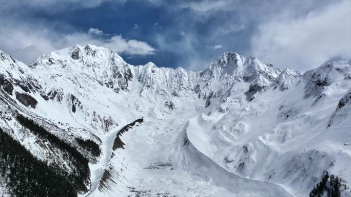 林芝波密嘎隆拉雪山冰川航拍扎墨公路4