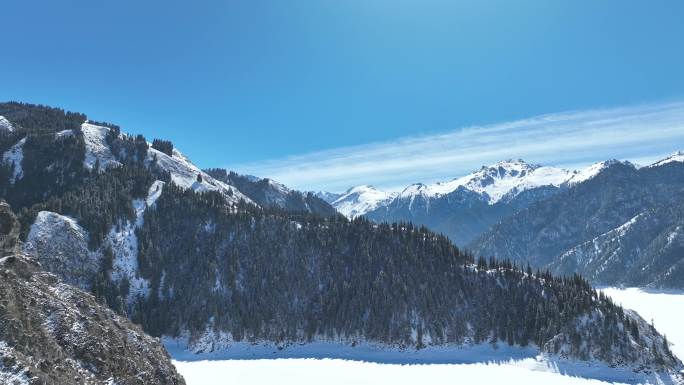 新疆天池雪景