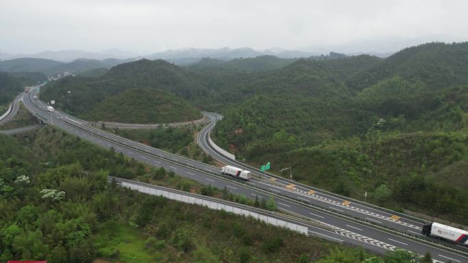 俯瞰航拍高速公路