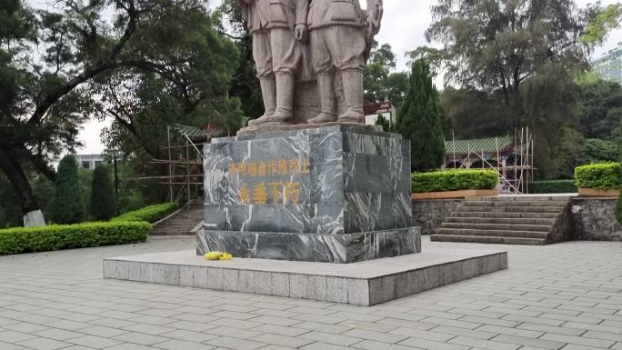 李明瑞俞作豫雕塑红七军烈士纪念雕像