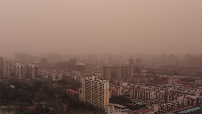 沙尘暴城市漫天黄沙空气污染