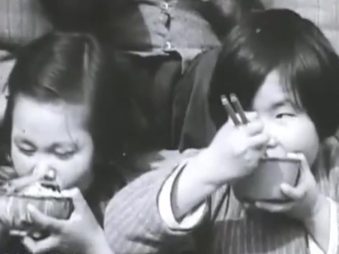 40年代孩子吃饭 解决温饱问题
