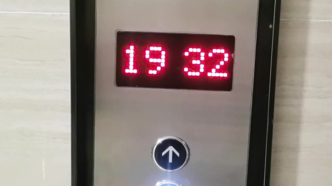 电梯-电梯开门-电梯关门-按电梯-高层楼