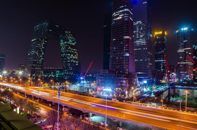 北京中央电视台夜景车流