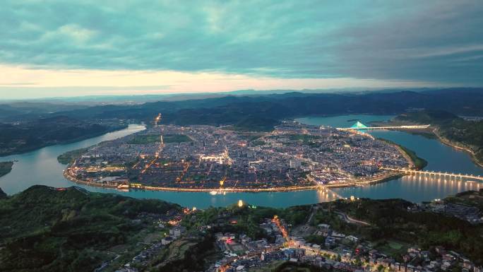 四川阆中古城航拍夜景