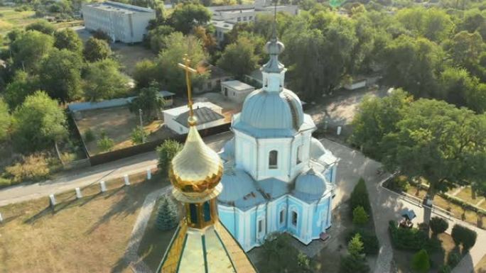 位于村内的乌克兰基督教堂鸟瞰图