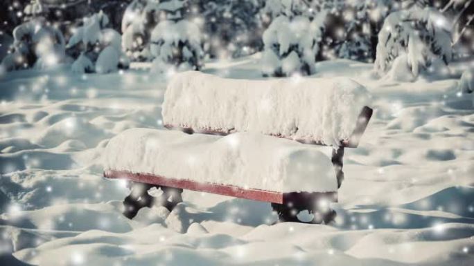 在阳光明媚的冬日，小板凳积雪覆盖着厚厚的积雪