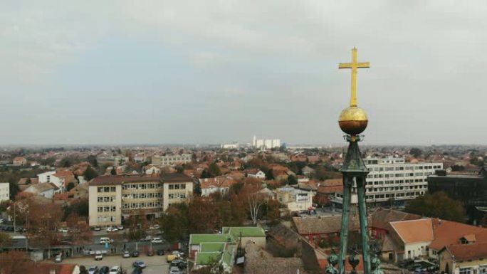 空中城市与教堂，上面的无人机视图