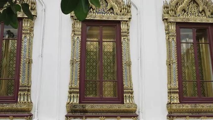 关闭泰国翡翠佛寺的三扇窗户