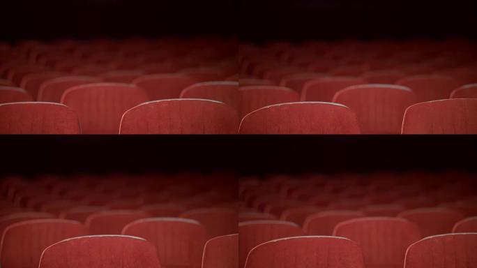 首映前空的电影椅。电影院里一排排空座位