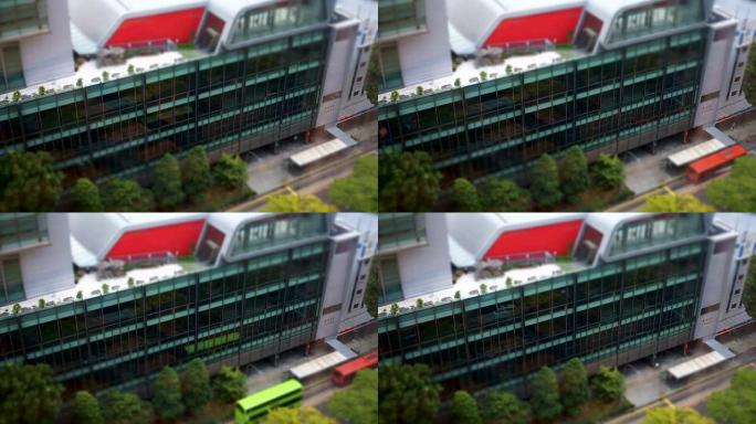 新加坡，2018年8月7日: 交通立面建筑的4k倾斜位移延时反射